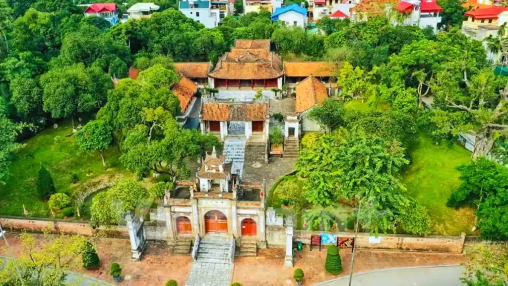 Travel to the ancient citadel of Vietnam