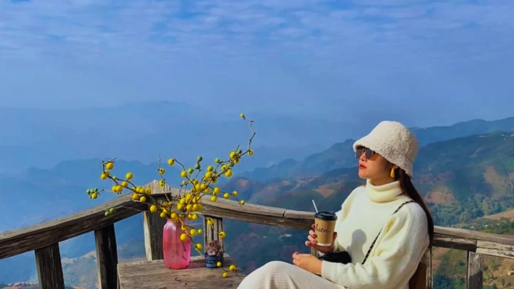 Watch the sunrise while sipping a cup of hot coffee from Ta Xua