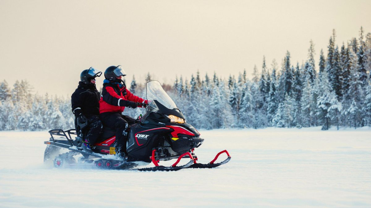 SnowMobiling, Finland