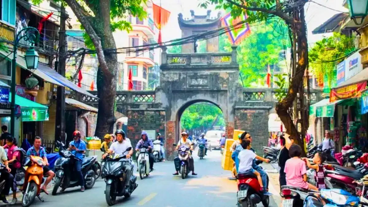  Explore Hanoi's Old Quarter