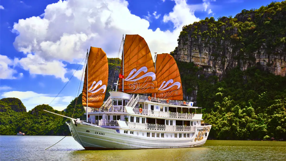  Sail on Halong Bay