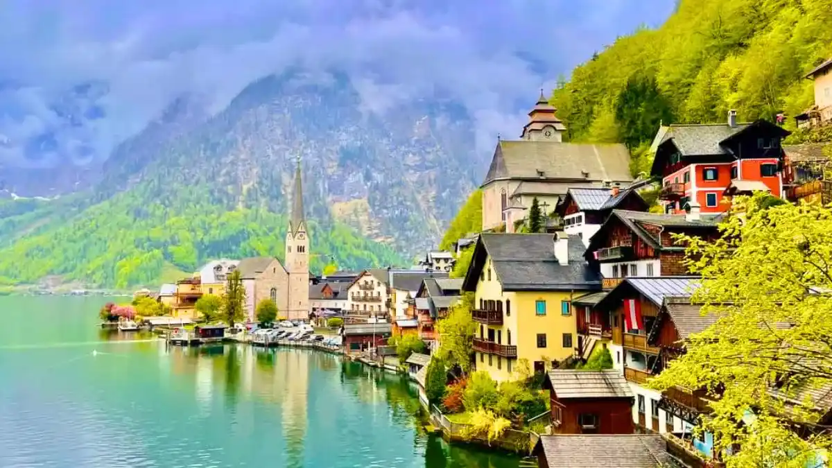 Visit Hallstatt Village