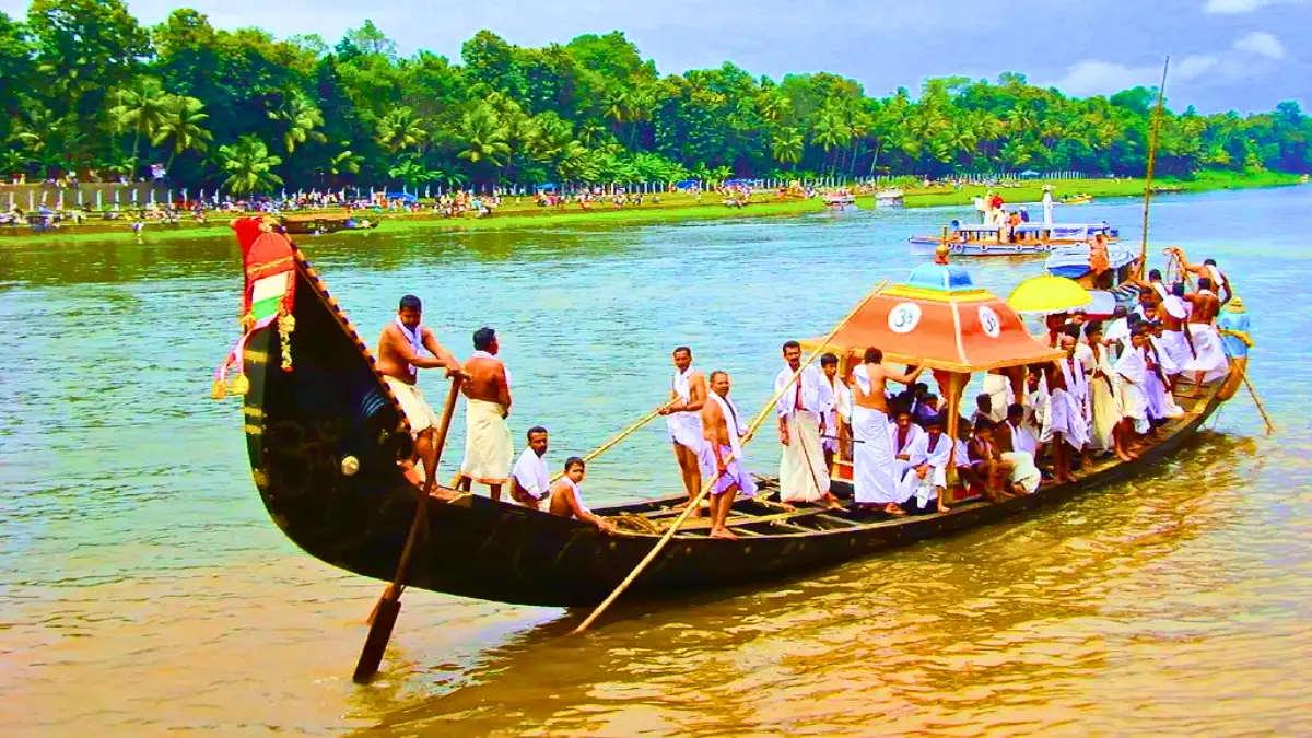 Watch The Snake Boat Race