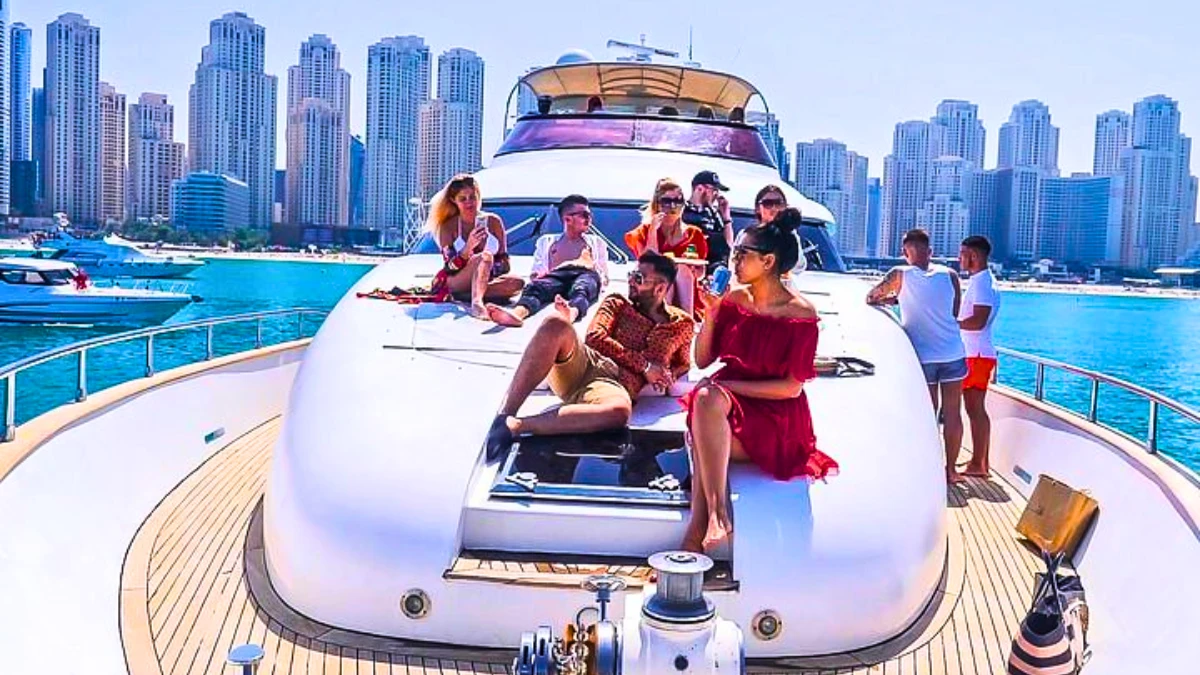  Yacht Cruise along Dubai Marina