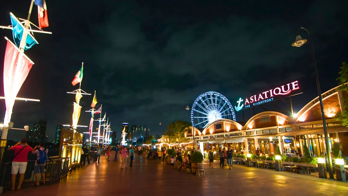 Asiatique The Riverfront