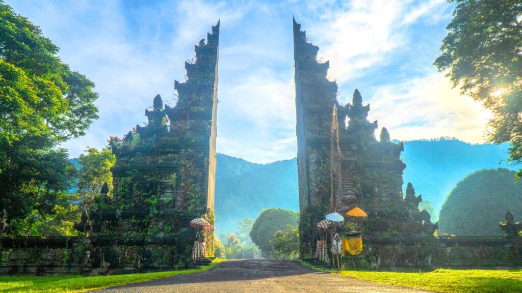 25 Best Summer Tourist Places to Visit This Year