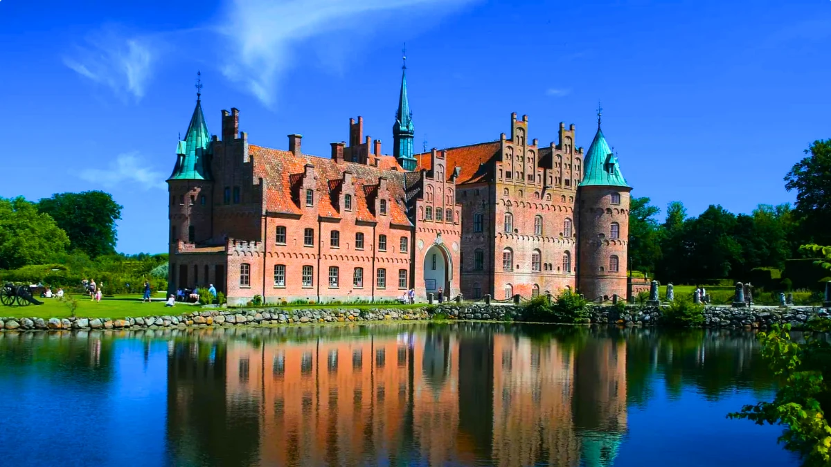  Egeskov Castle