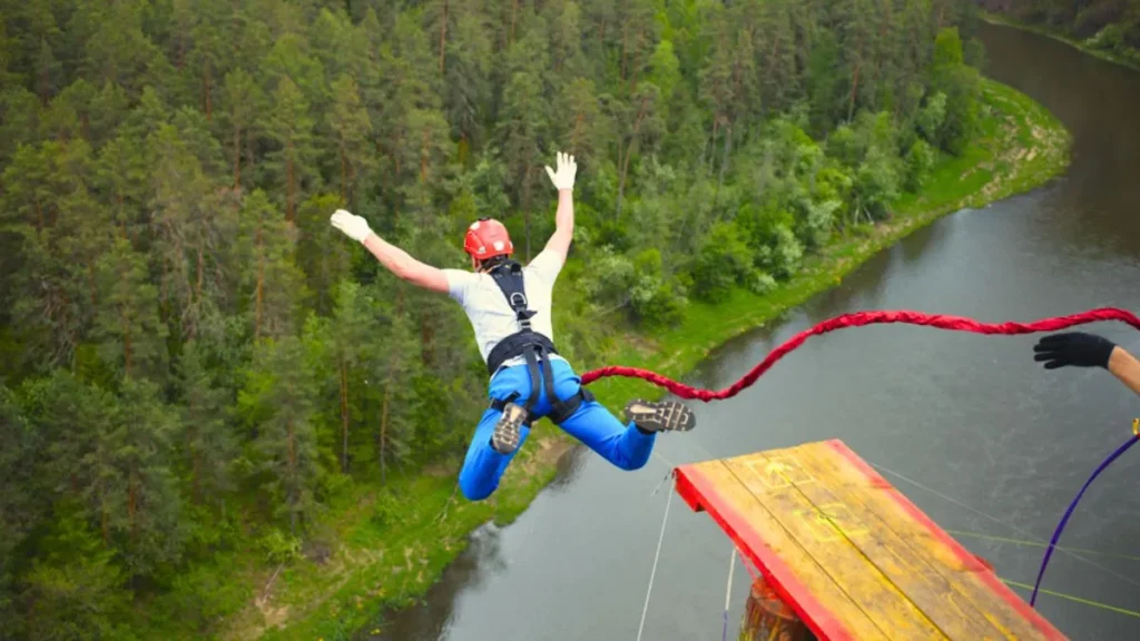 Bungee Jumping at Singshore Bridge