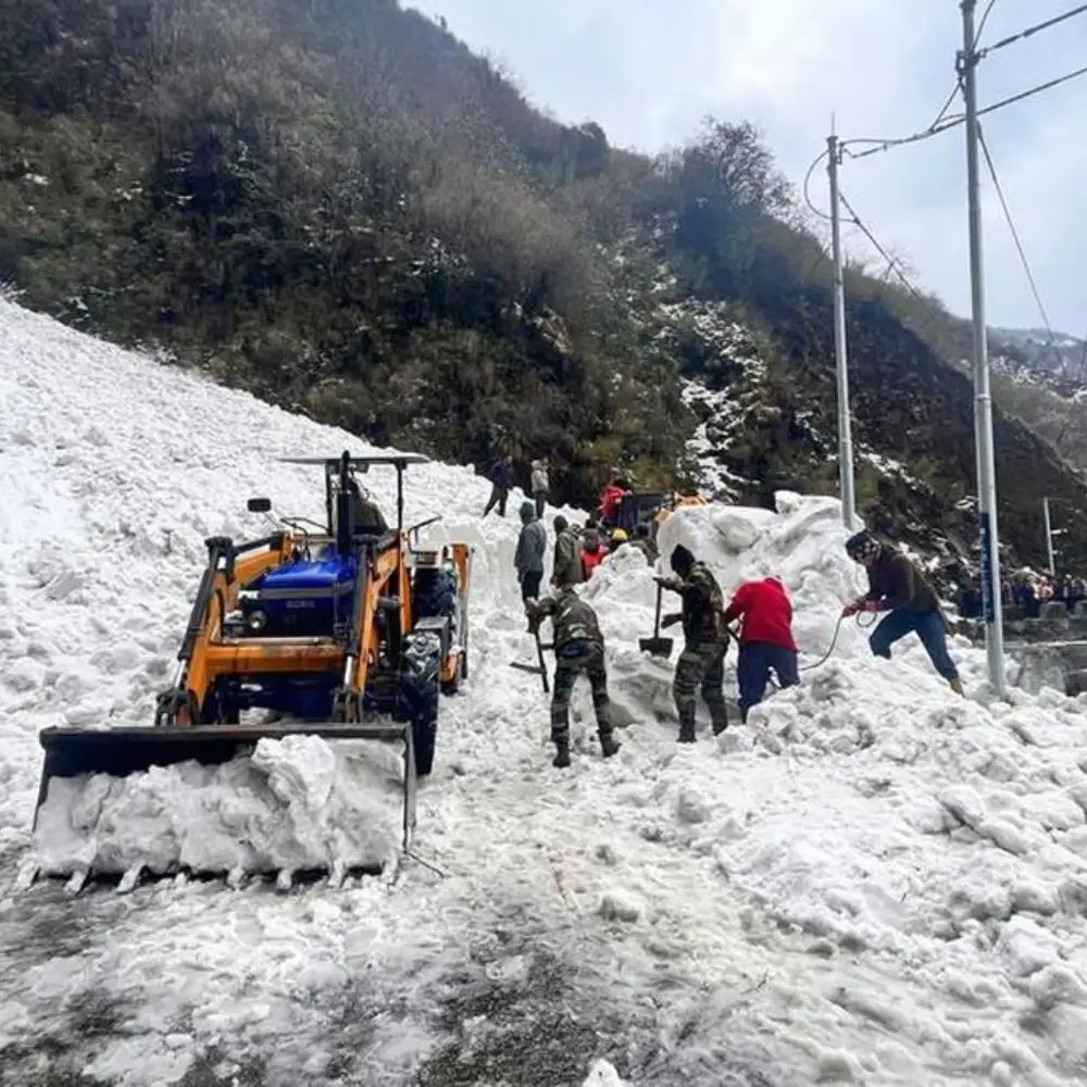 Nathula Pass: Temperature, Weather, Best Time & Permit 6 Nathula Pass Remove Snow