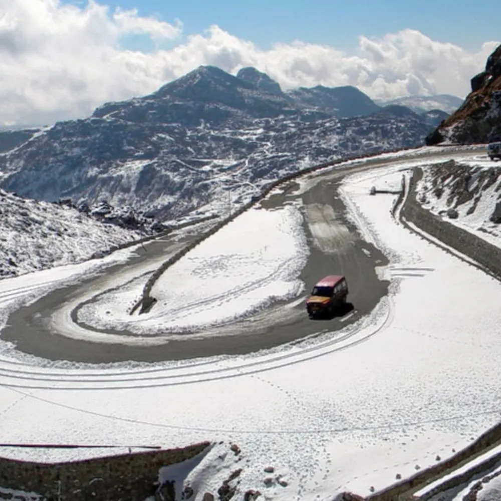Nathula Pass: Temperature, Weather, Best Time & Permit 8 Nathula Pass road
