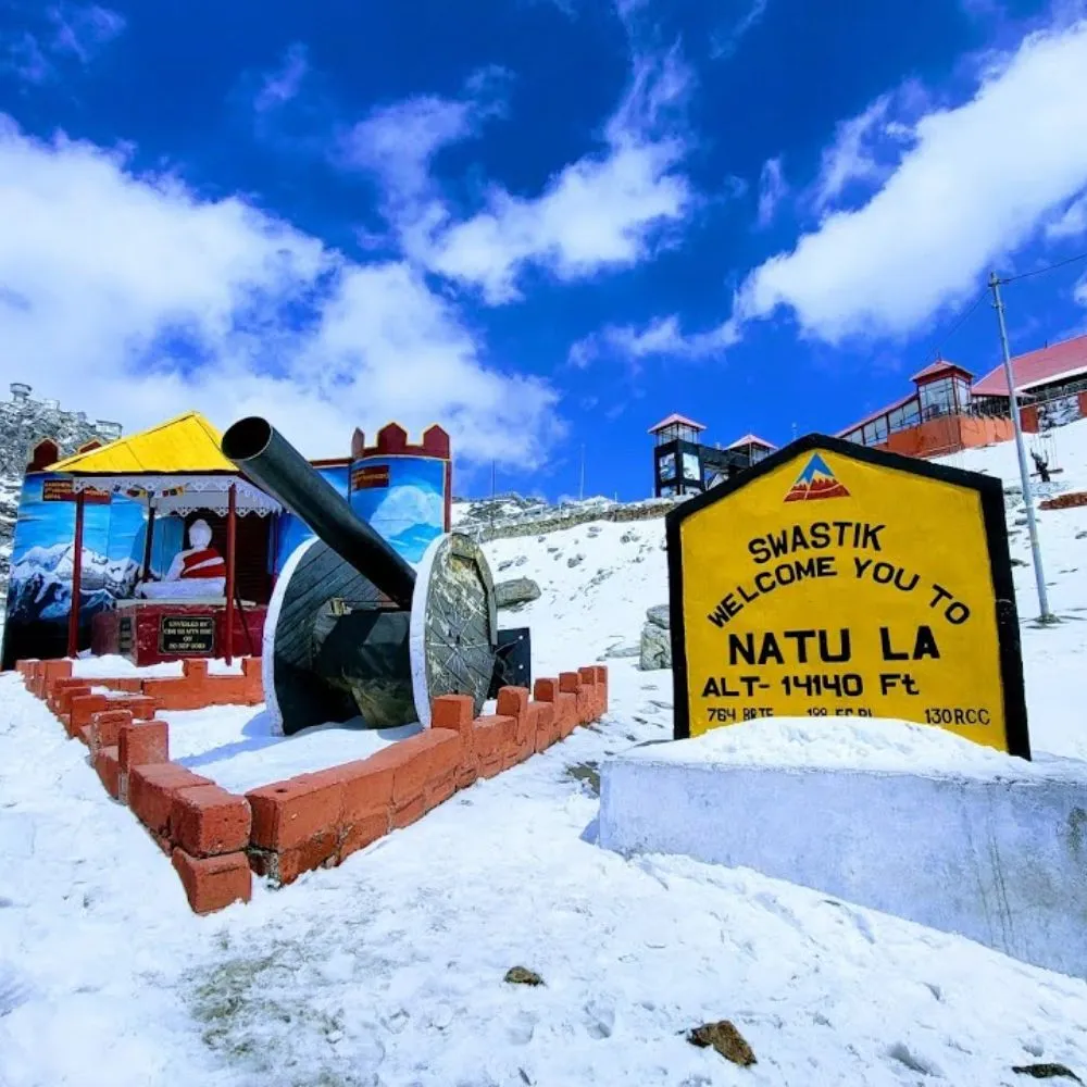 Nathula Pass: Temperature, Weather, Best Time & Permit 2 Nathula Pass with Clear sky and snow