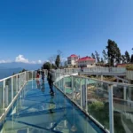 Walking over Pelling Skywalk