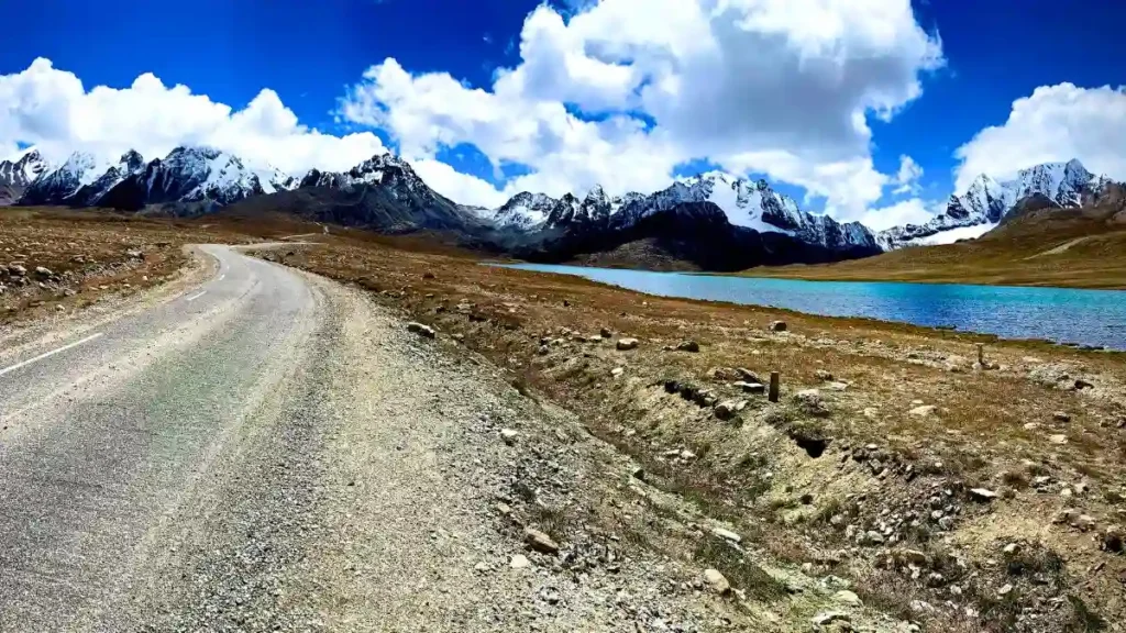 Cholamu Lake