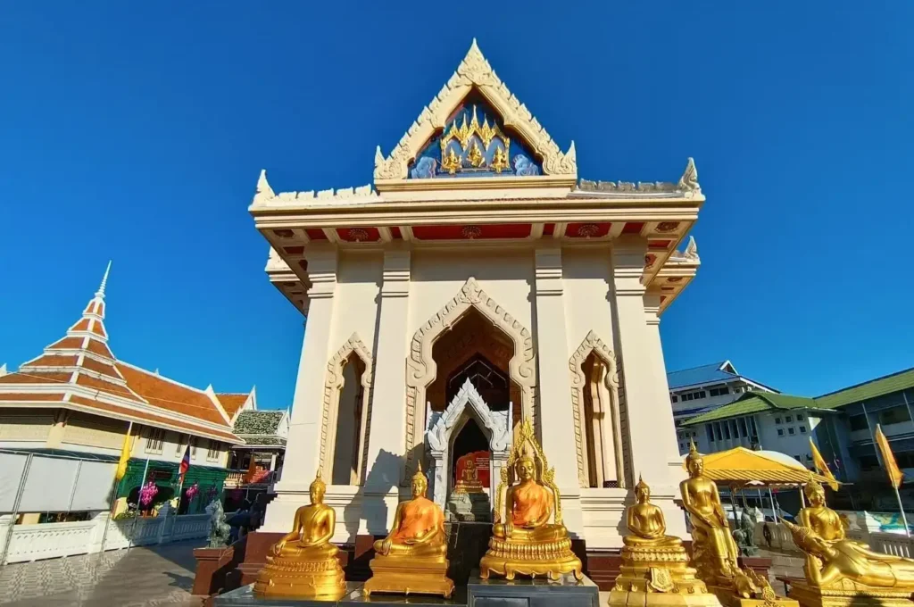 Bangkok's Wat Traimit temple