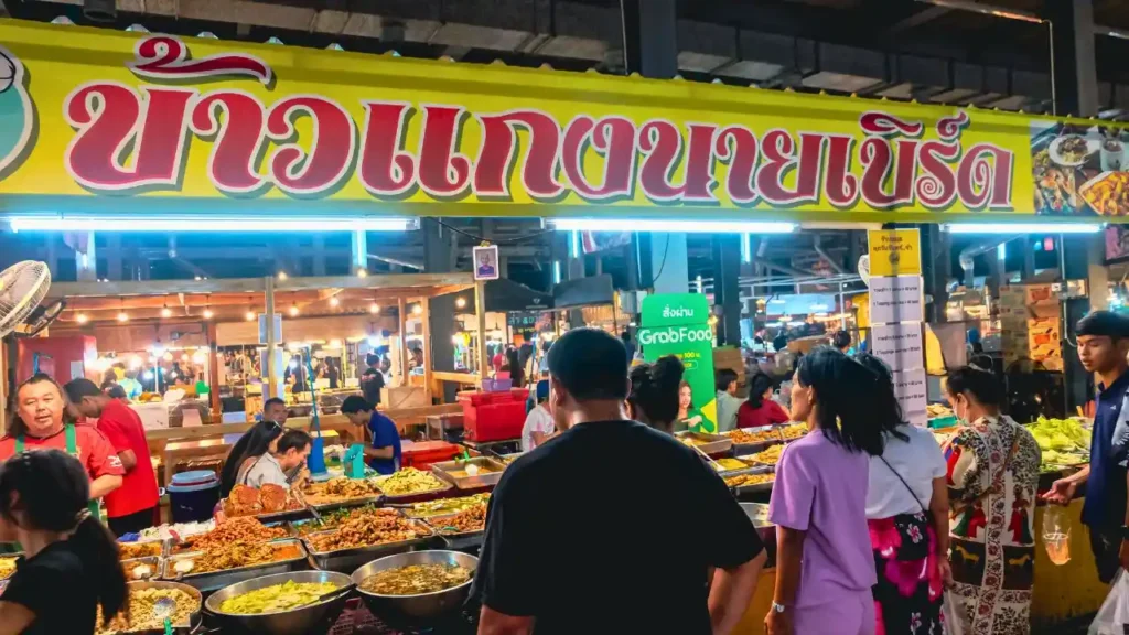 Thepprasit Night Market in Pattaya