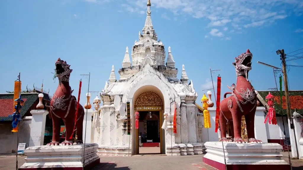 Wat Phra That Hariphunchai in Lamphun