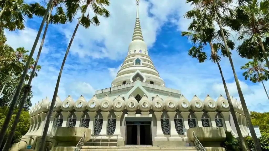 Wat Yan Nasangwararam Woramahawihan, a temple in Pattaya