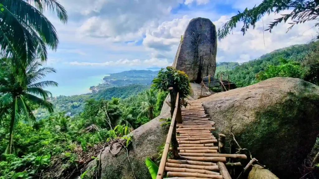 Overlap Stone Viewpoint in Koh Samui