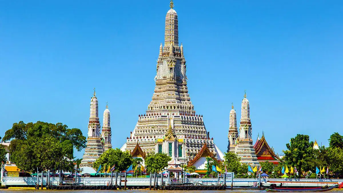 Wat Arun (Temple of Dawn)