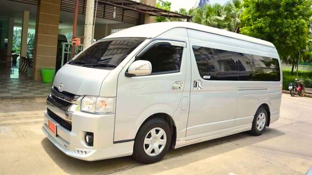 Bangkok to Pattaya by By Shared Van Minibus