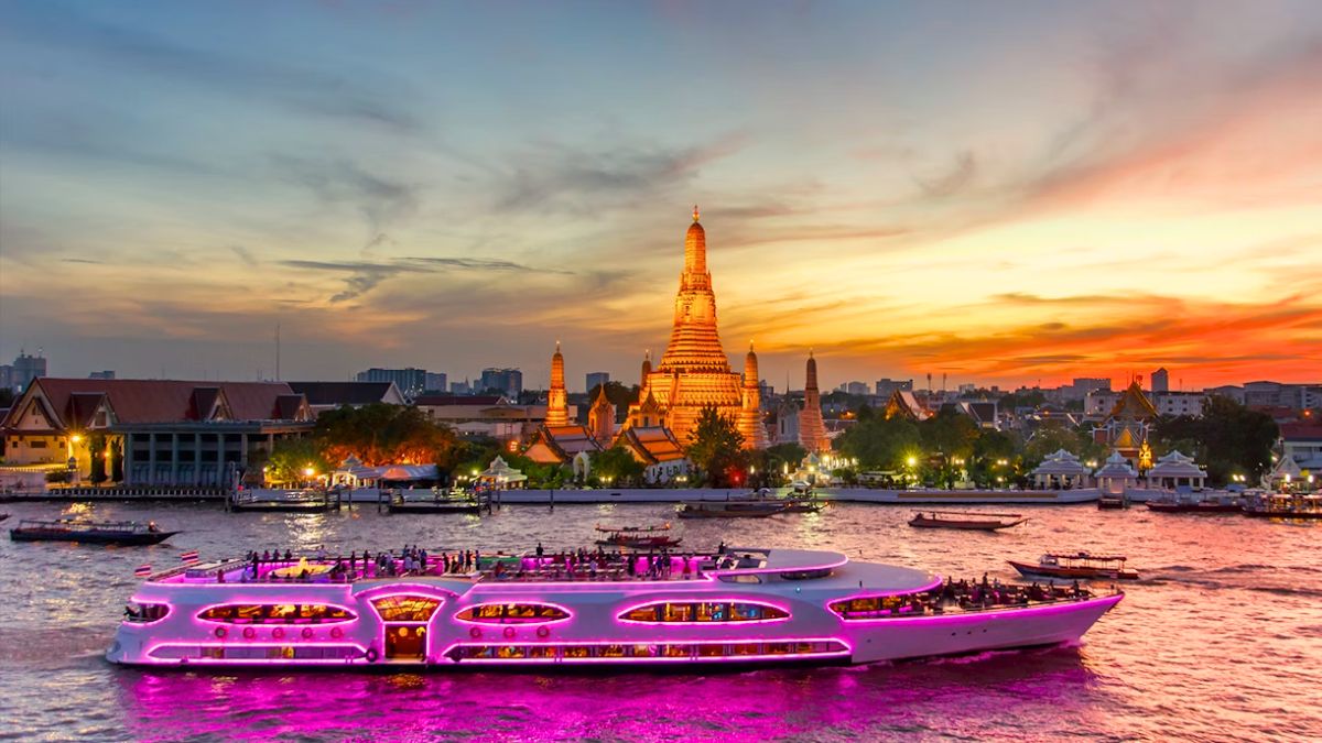 Cruise Along the Chao Phraya River