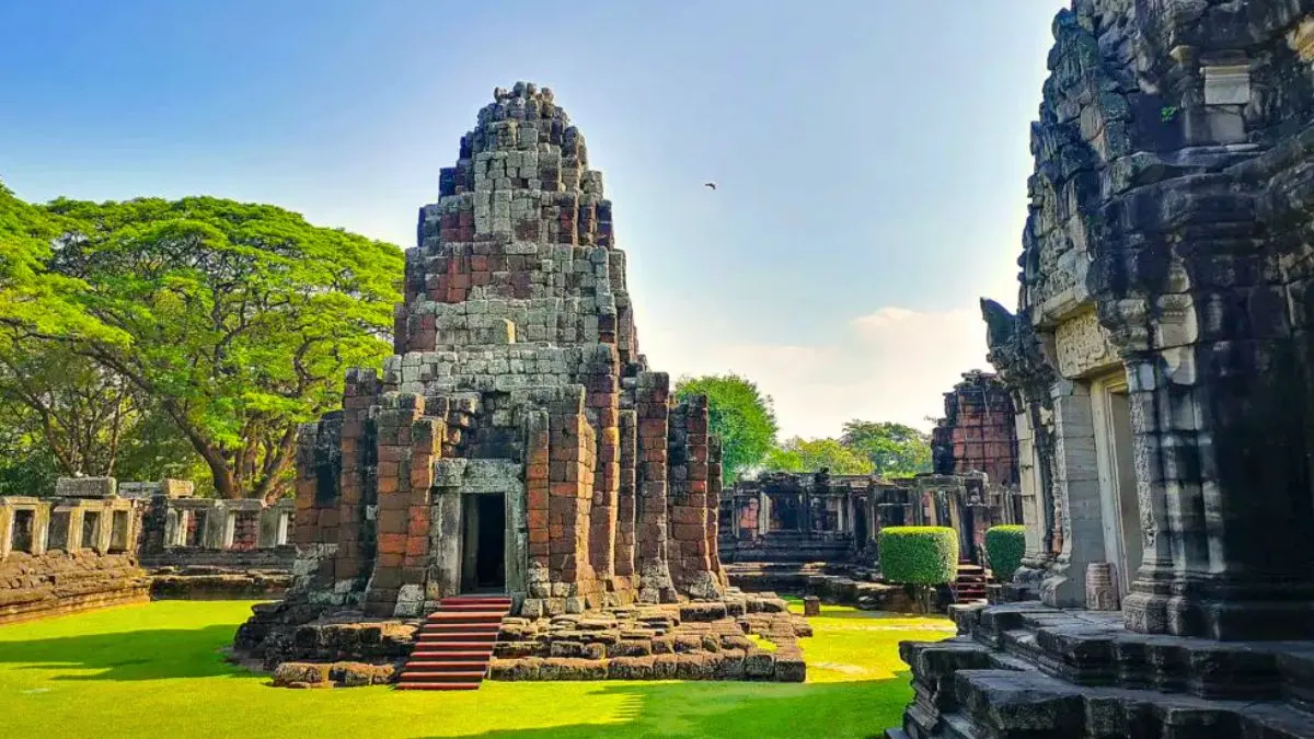 Explore Phimai Historical Park