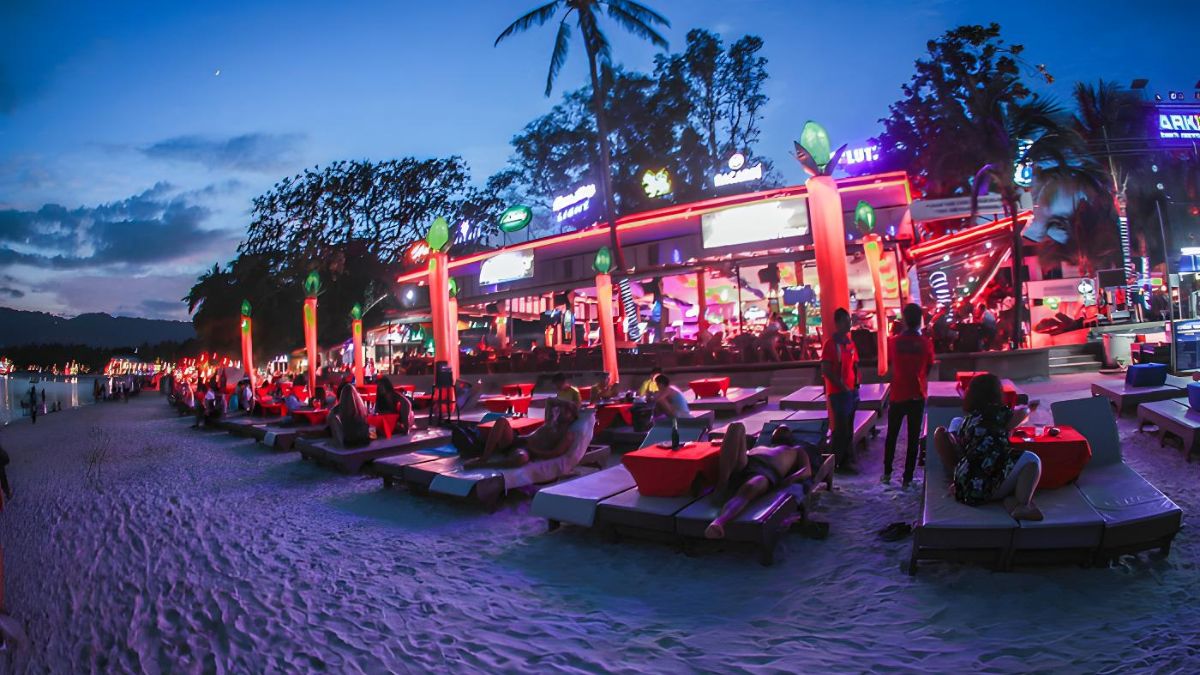 Injoy the Island’s Nightlife