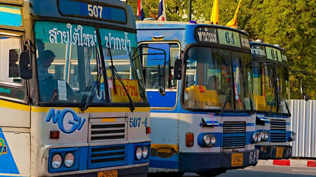 Reach Ayutthaya By Bus or Minivan