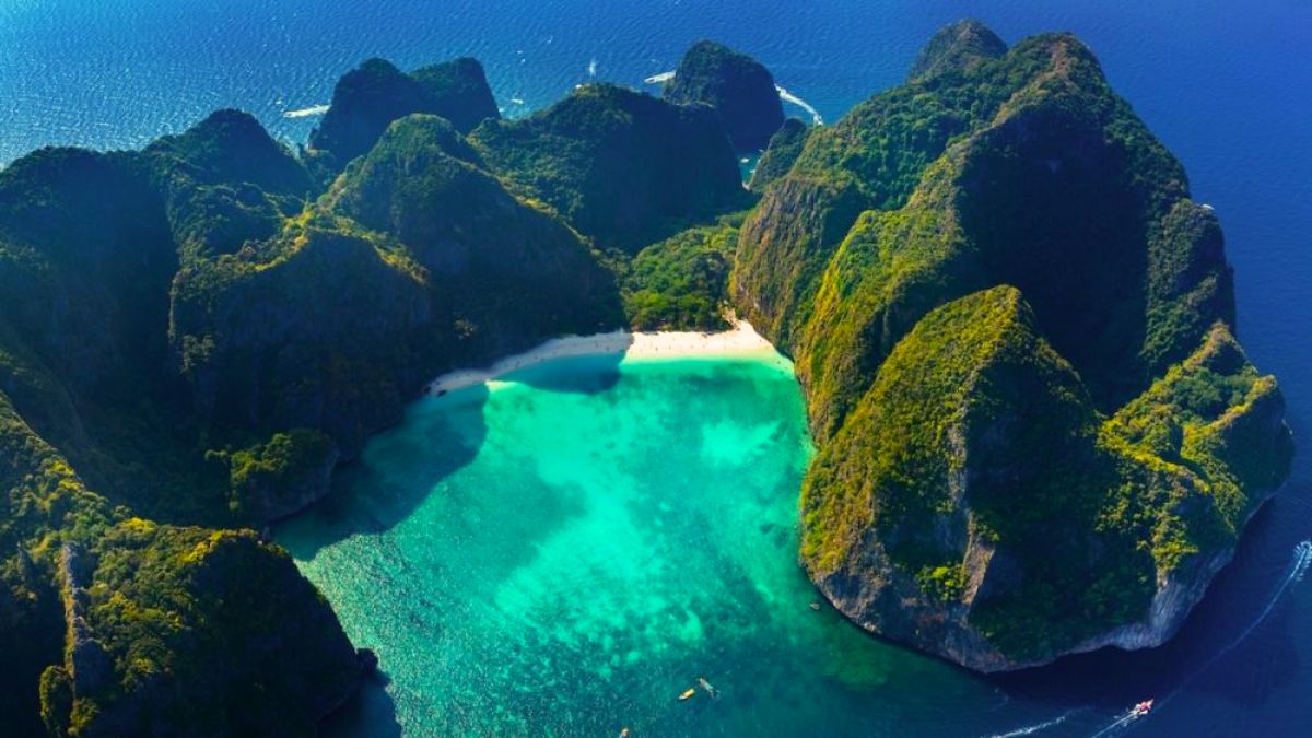 Visit Phi Phi Le National Park