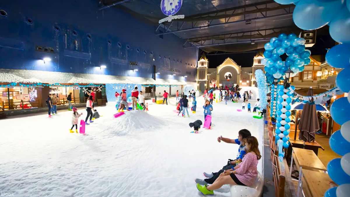 What to Expect at Dream World Snow Town