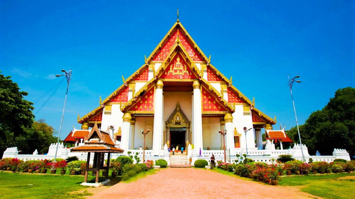 Wiharn Phra Mongkhon Bophit