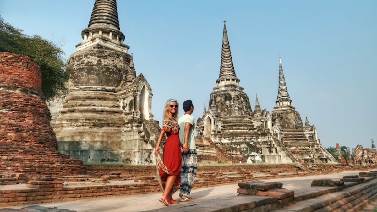 Historical walking tour ayutthaya