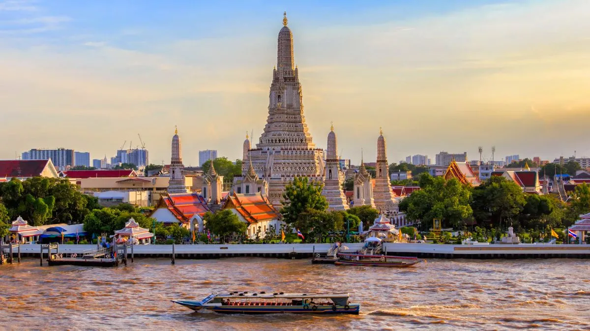 Architectural Splendor of Wat Arun