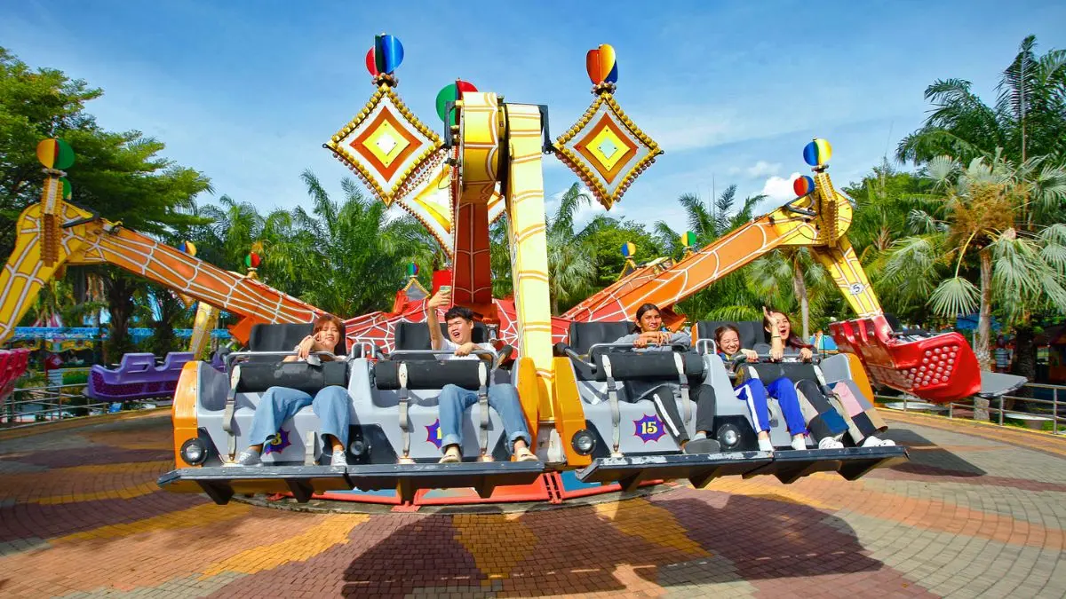 X-treme World High-Intensity Rides for Daredevils